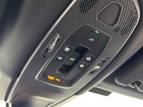 Used 2024 Porsche Panamera 4 w/ Premium Package image 34