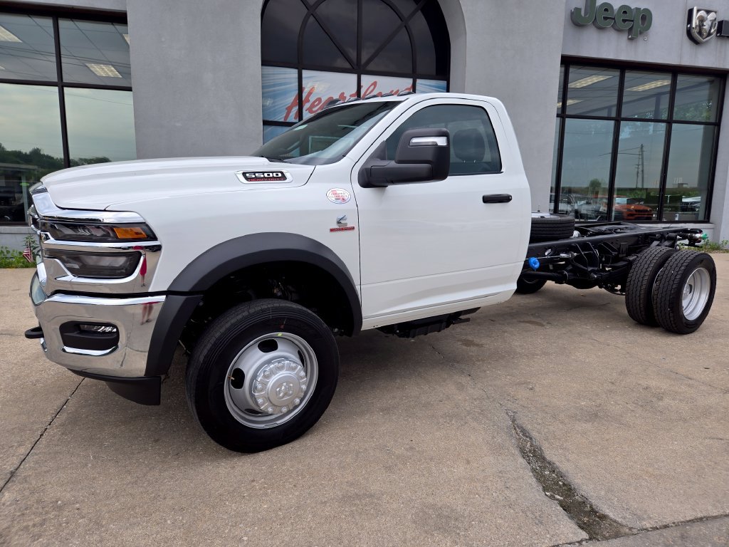 New 2026 RAM 5500 Tradesman w/ Chrome Appearance Group AWD/4WD image 3