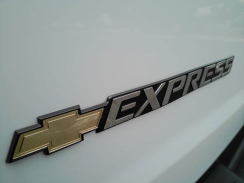 Certified 2025 Chevrolet Express 2500 w/ Driver Convenience Package RWD image 32