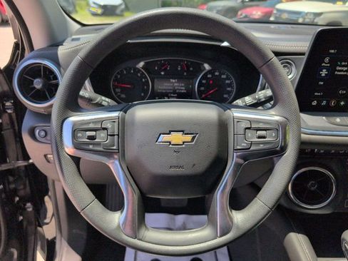 Used 2025 Chevrolet Blazer LT FWD image 22