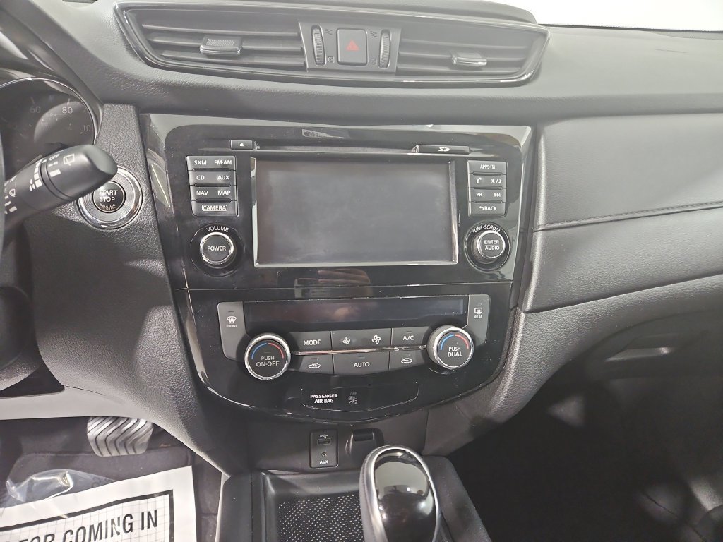 Used 2017 Nissan Rogue SV AWD/4WD image 19