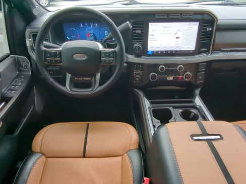 Used 2024 Ford F250 Platinum image 14