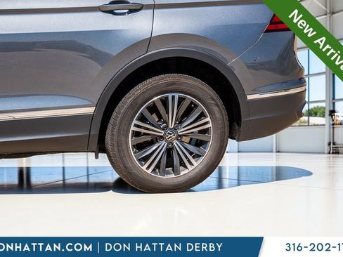 Used 2024 Volkswagen Tiguan SE FWD image 33