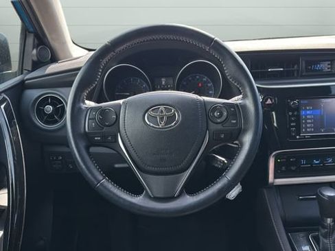 Used 2018 Toyota Corolla iM w/ Carpet Mat Package (TMS) FWD image 13