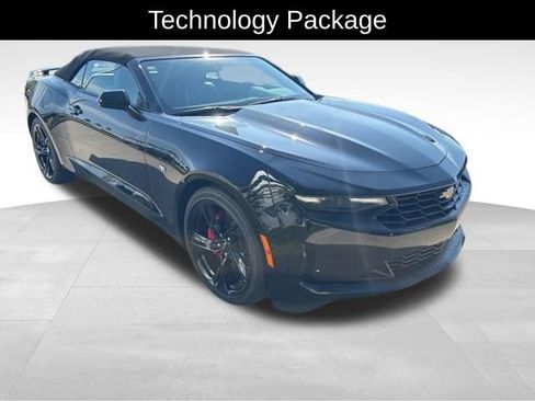 Used 2023 Chevrolet Camaro LT w/ Technology Package RWD image 4