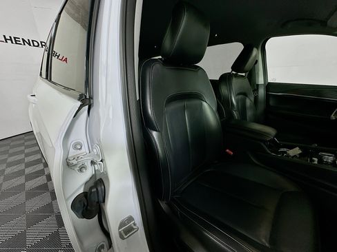 Used 2022 Jeep Grand Cherokee L Limited image 28