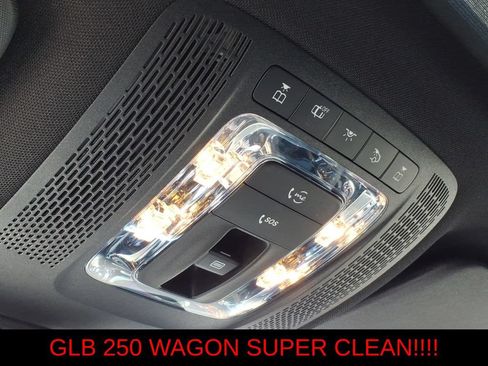 Used 2025 Mercedes-Benz GLB 250 4MATIC image 23