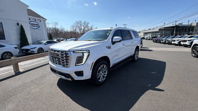 Certified 2025 GMC Yukon XL Denali AWD/4WD image 3