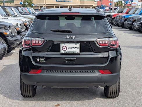 New 2026 Jeep Compass Latitude image 6