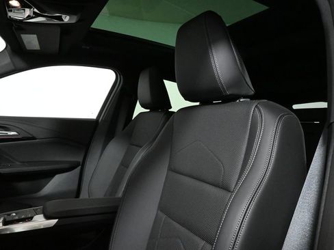 Certified 2025 BMW X2 xDrive28i w/ Technology Package image 16