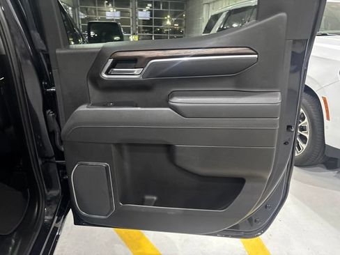 Used 2025 GMC Sierra 1500 SLT AWD/4WD image 36