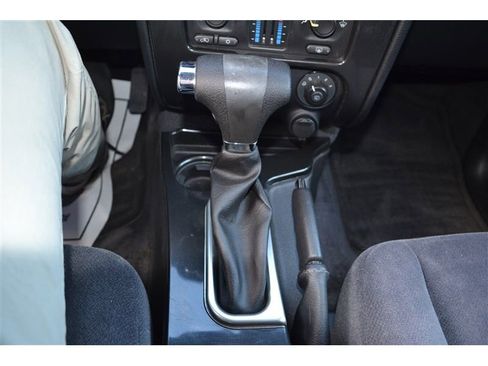 Used 2007 GMC Envoy SLE image 17