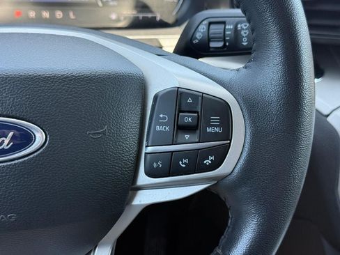 Used 2023 Ford Explorer XLT AWD/4WD image 18