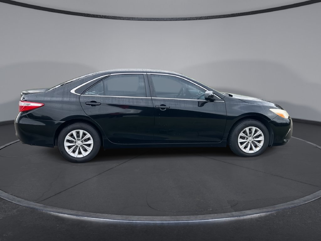 Used 2016 Toyota Camry LE FWD image 9