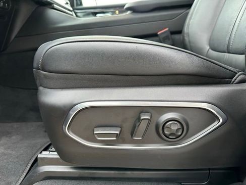 New 2024 Jeep Wagoneer 4WD w/ Premium Group I image 16