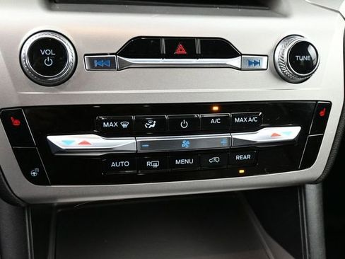 Used 2022 Ford Explorer XLT w/ Equipment Group 202A image 17