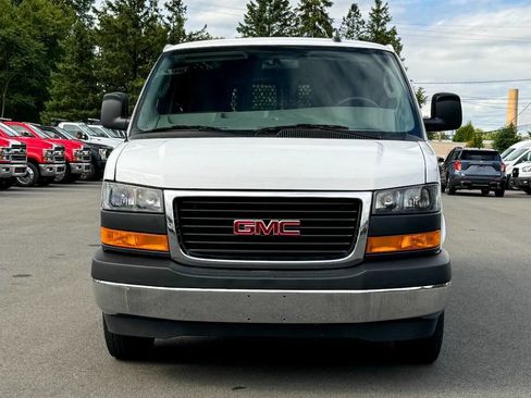 Used 2022 GMC Savana 2500 w/ Driver Convenience Package image 8