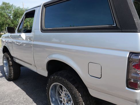 Used 1990 Ford Bronco AWD/4WD image 25