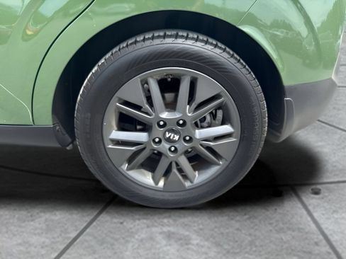 Used 2020 Kia Soul EX FWD image 32