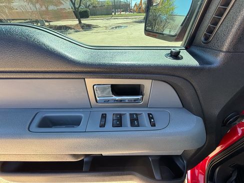 Used 2011 Ford F150 XLT w/ XLT Chrome Pkg image 12