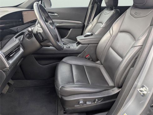 Used 2024 Cadillac XT4 Premium Luxury image 10