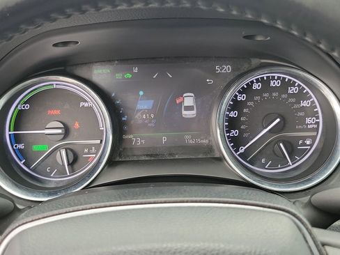 Used 2020 Toyota Camry XLE FWD image 25