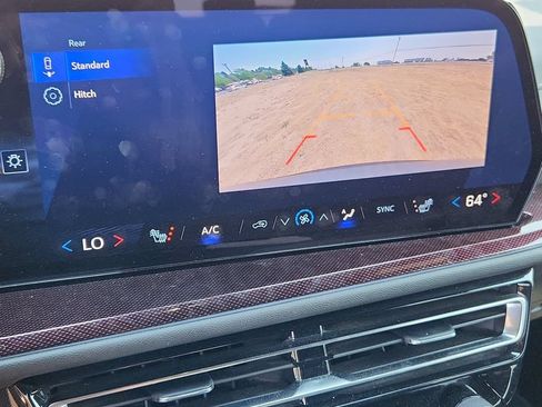 Used 2025 Chevrolet Traverse Z71 AWD/4WD image 25
