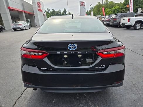 Used 2022 Toyota Camry LE FWD image 6