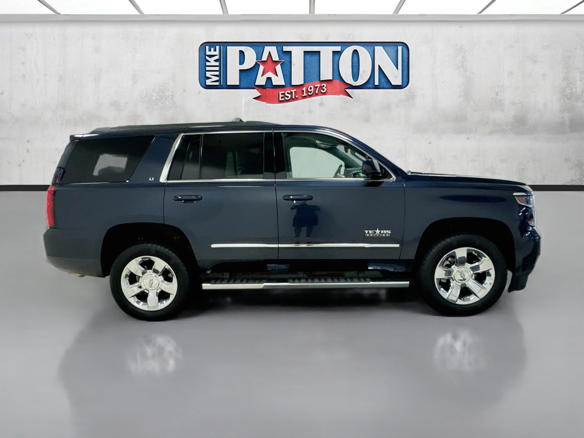 Used 2017 Chevrolet Tahoe LT w/ LT Signature Package RWD image 8