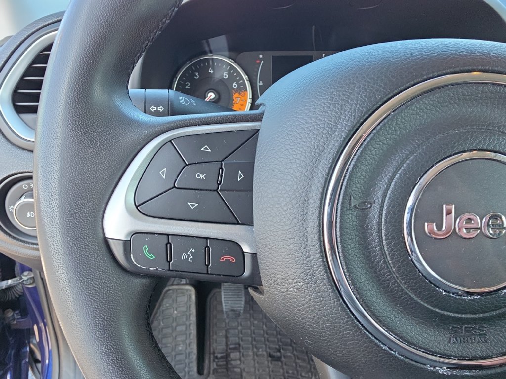 Used 2018 Jeep Renegade Latitude AWD/4WD image 18