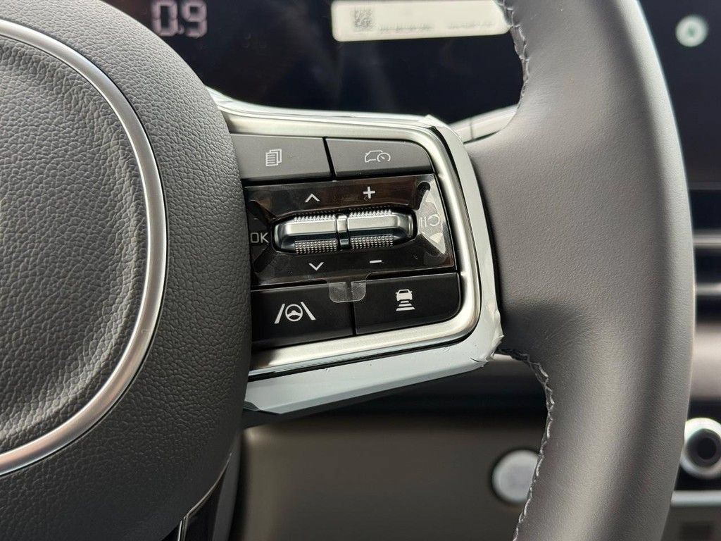 New 2026 Kia Carnival EX FWD image 18