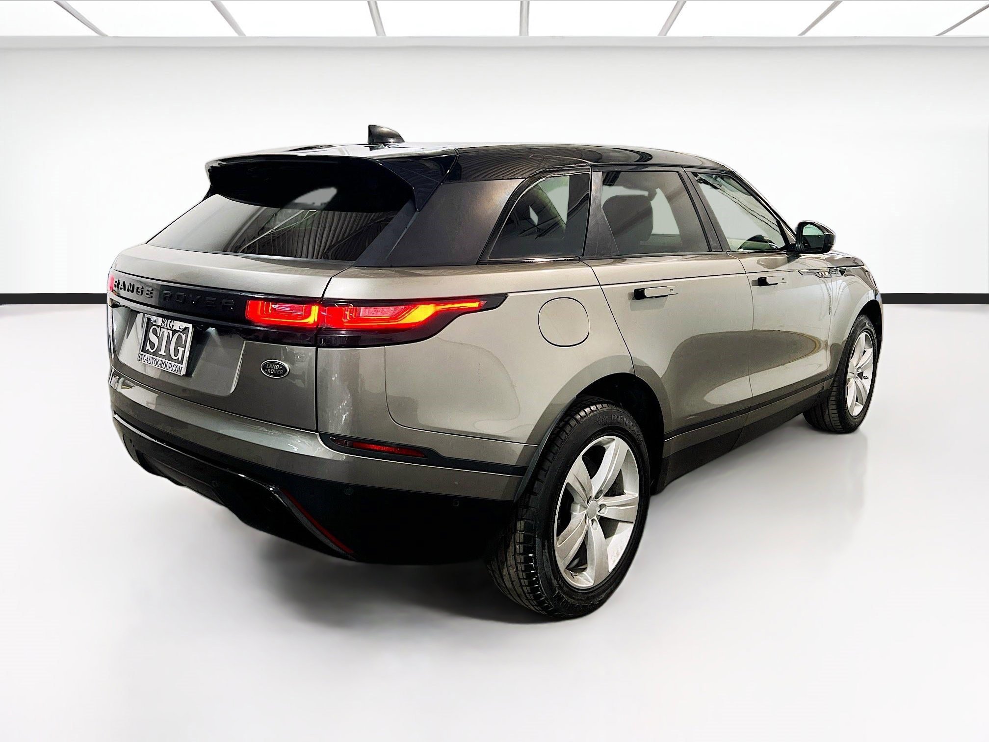 Used 2020 Land Rover Range Rover Velar S AWD/4WD image 4