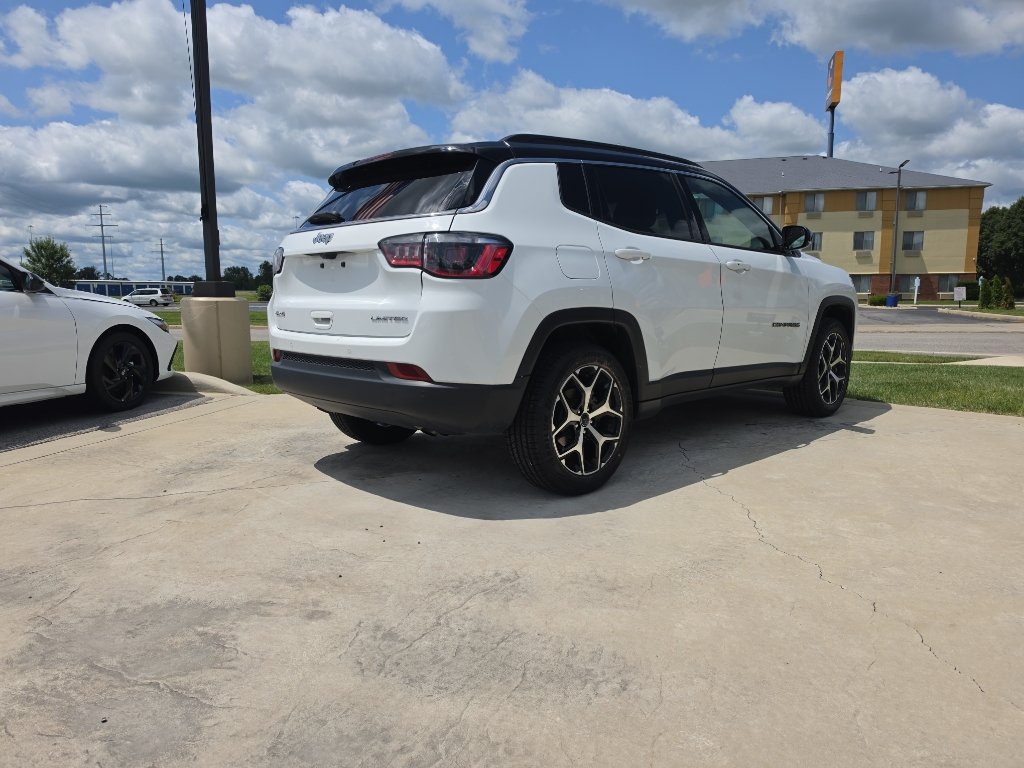 Used 2025 Jeep Compass Limited AWD/4WD image 5