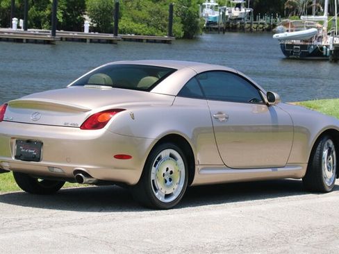 Used 2005 Lexus SC 430 Convertible RWD image 3