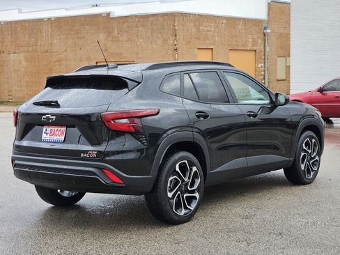 Used 2026 Chevrolet Trax RS w/ Sunroof Package image 4