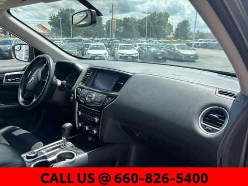 Used 2020 Nissan Pathfinder SV AWD/4WD image 6