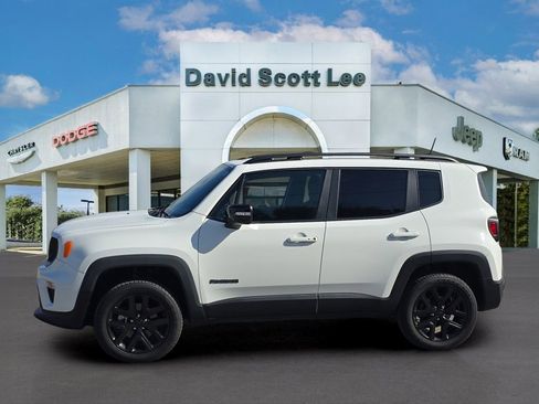 Certified 2022 Jeep Renegade Altitude w/ Convenience Group image 2
