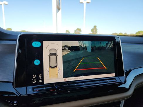 New 2026 Volkswagen Atlas Cross Sport SE image 18