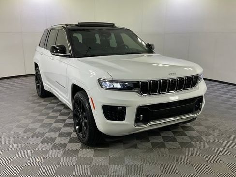 Used 2024 Jeep Grand Cherokee Overland w/ Adv Protech Group III AWD/4WD image 3