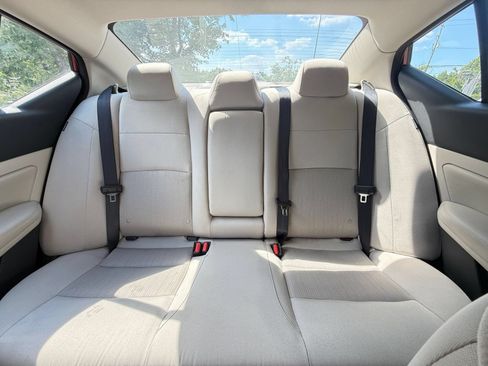 Used 2025 Nissan Altima 2.5 SV FWD image 38