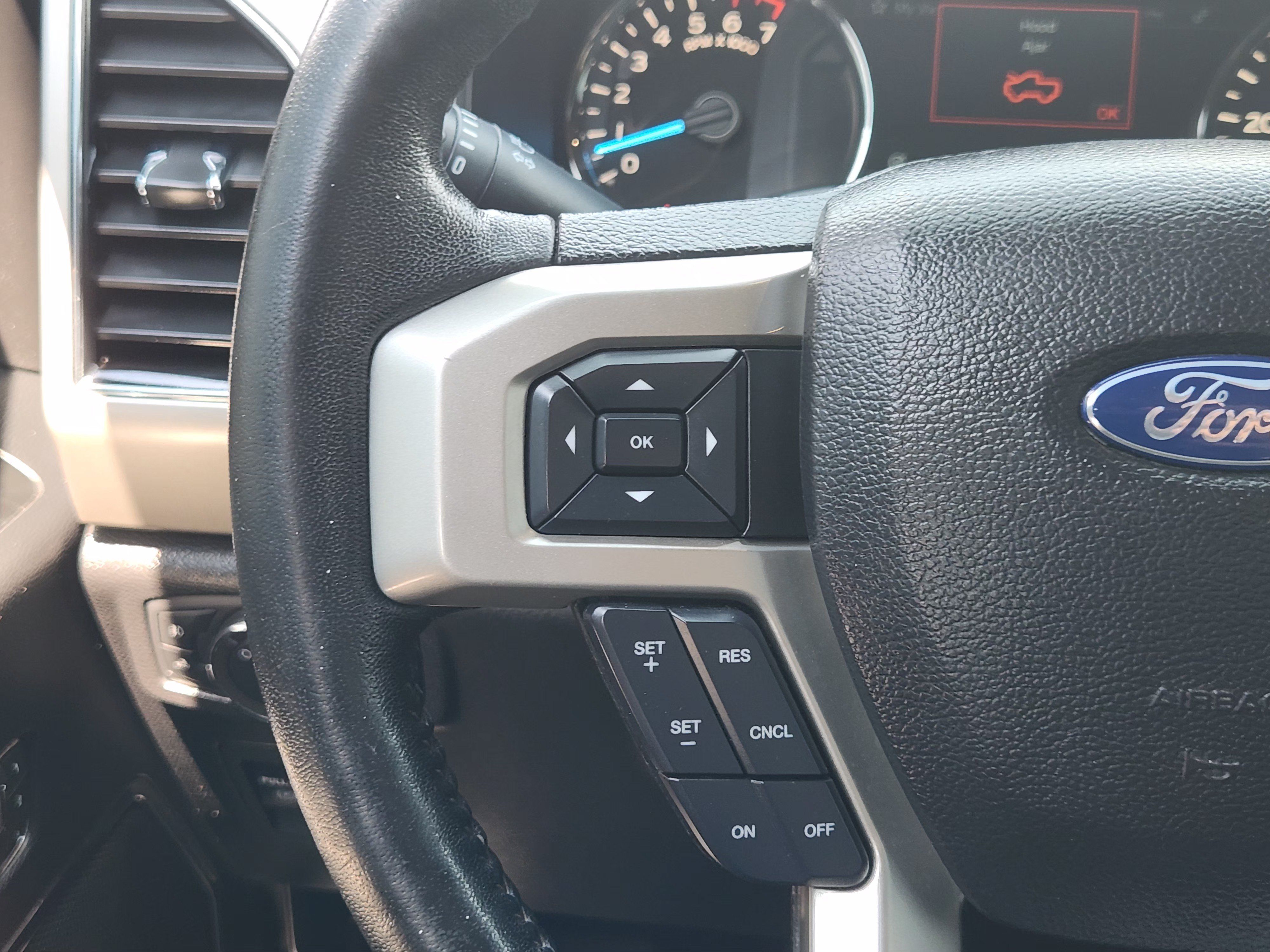Used 2020 Ford F150 Lariat RWD image 27