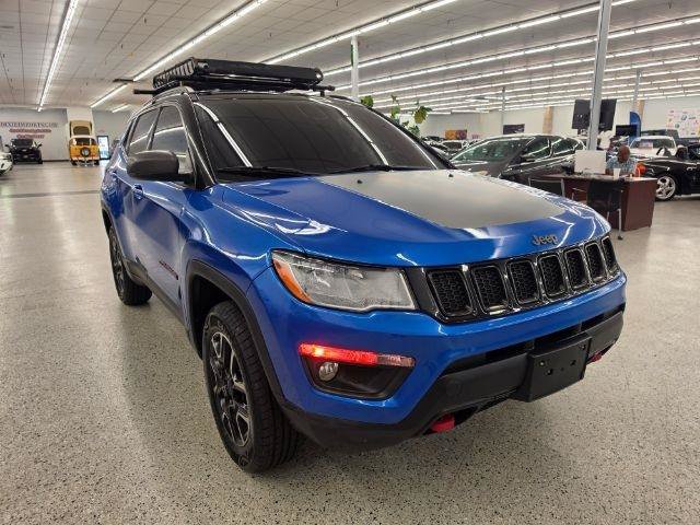 Used 2019 Jeep Compass Trailhawk w/ Cold Weather Group AWD/4WD image 3