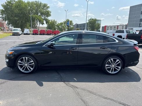 Used 2024 Chevrolet Malibu LT FWD image 2