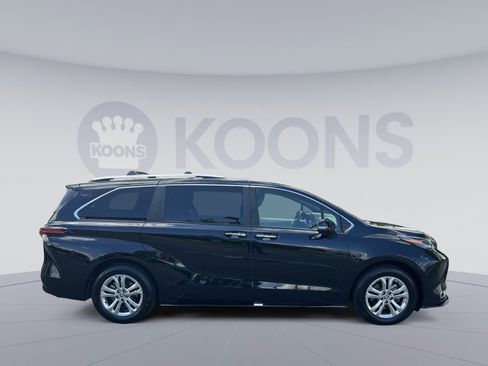Used 2024 Toyota Sienna Platinum image 17
