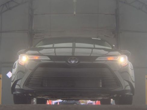 Used 2026 Toyota Corolla LE FWD image 8