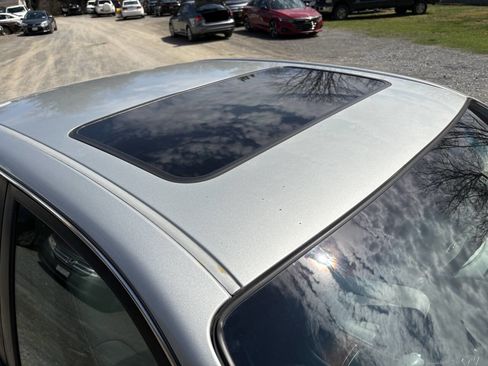 Used 2003 Toyota Avalon XLS FWD image 9