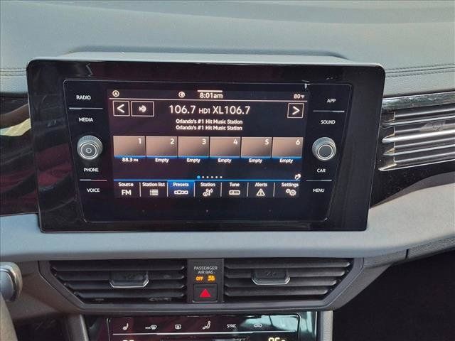 Used 2025 Volkswagen Jetta SE FWD image 13
