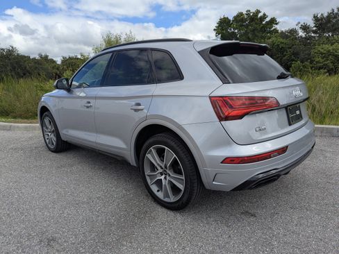 Certified 2025 Audi Q5 2.0T Premium w/ Convenience Plus Package image 6