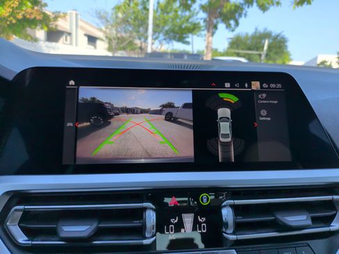 Used 2019 BMW 330i Sedan w/ Driving Assistance Package RWD image 17