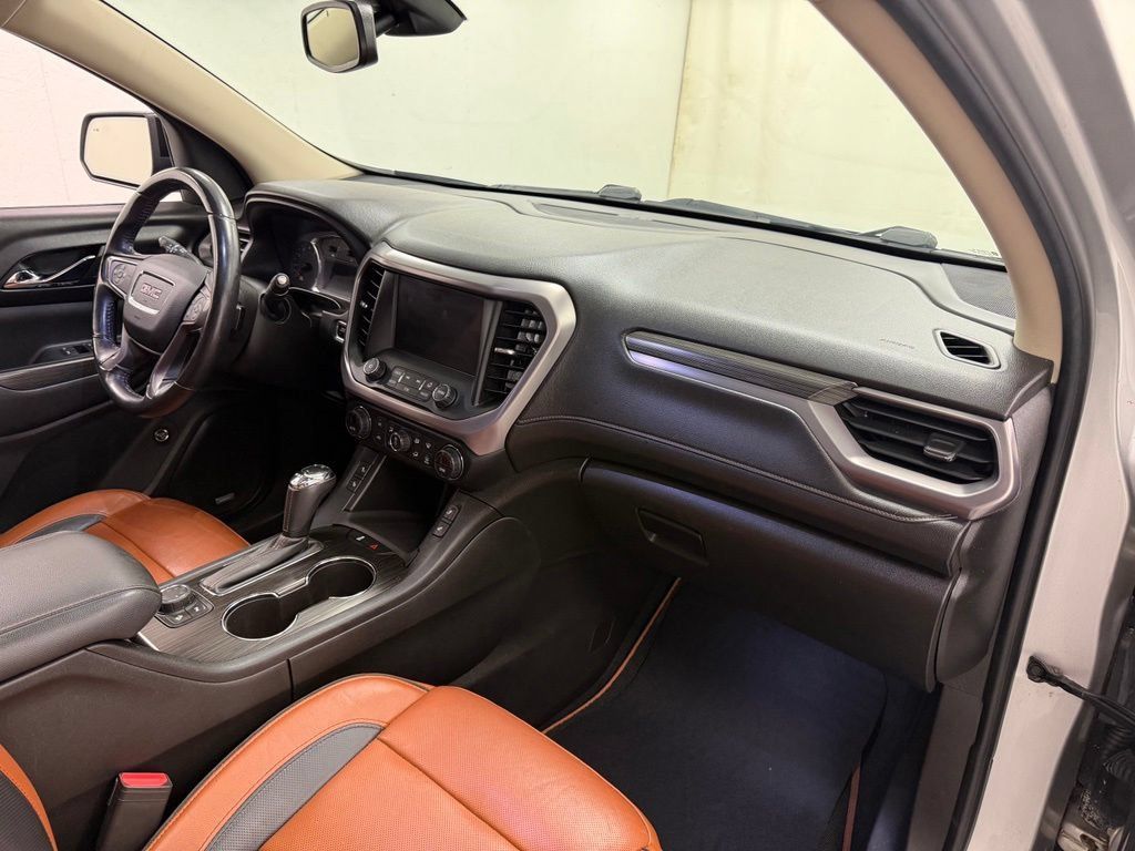 Used 2017 GMC Acadia SLT AWD/4WD image 12